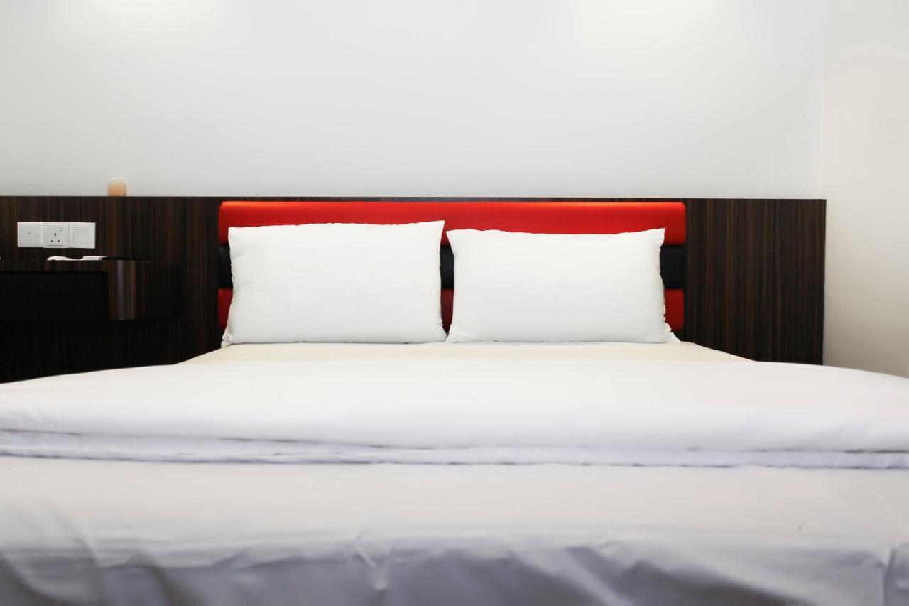 Oyo 90027 Happy Hotel Johor Bahru Exterior photo