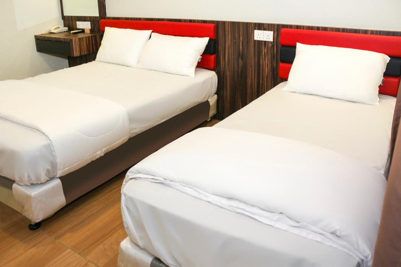 Oyo 90027 Happy Hotel Johor Bahru Exterior photo