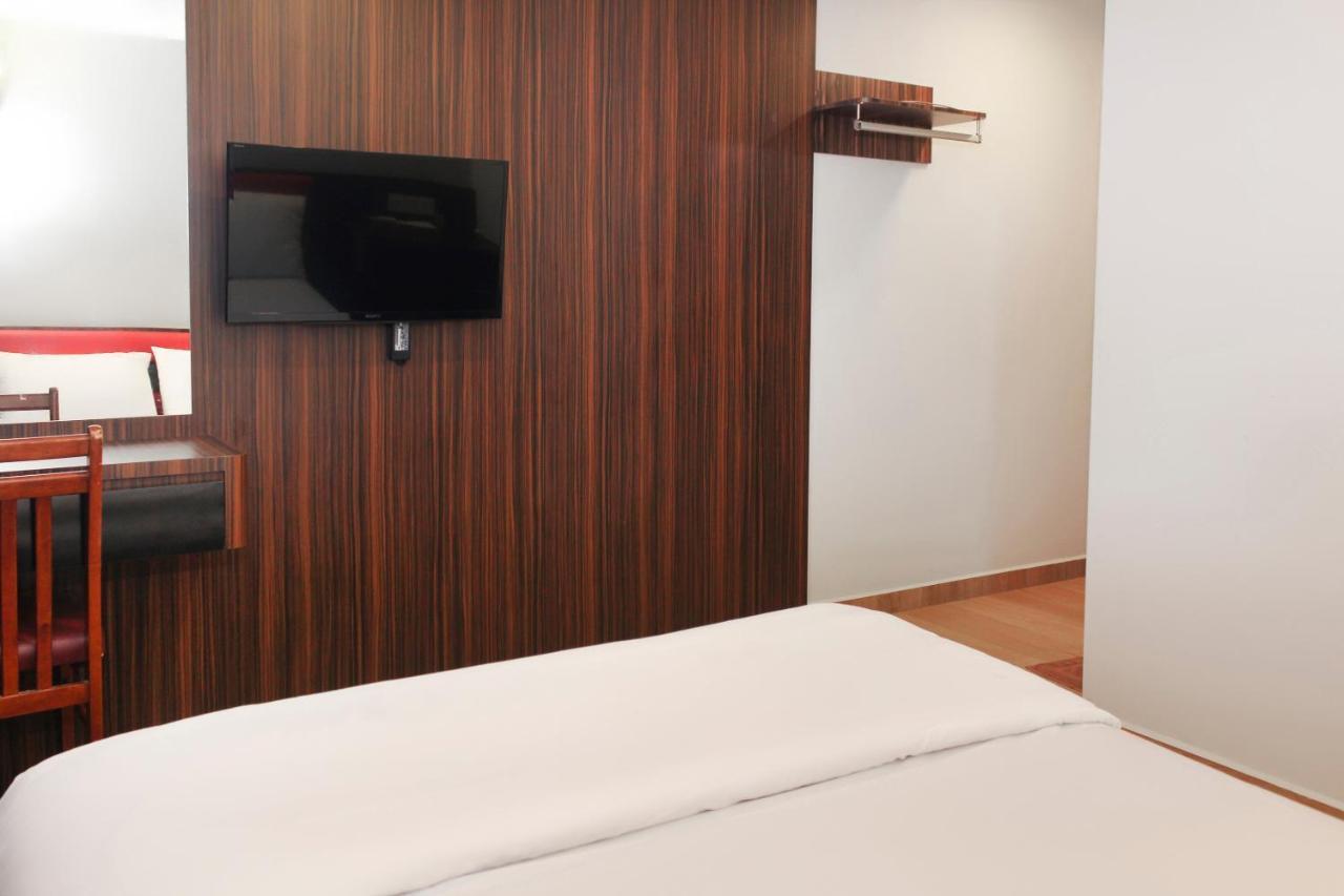 Oyo 90027 Happy Hotel Johor Bahru Exterior photo