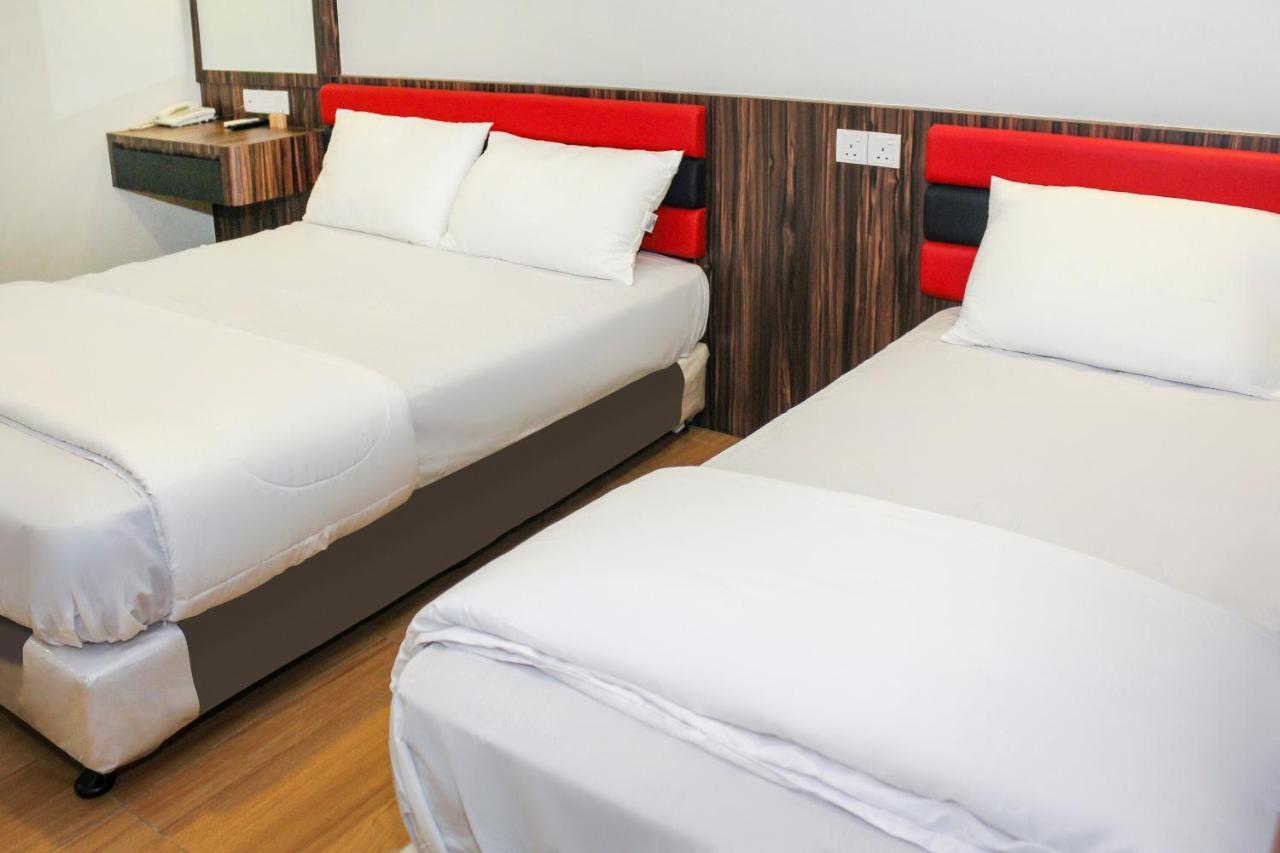 Oyo 90027 Happy Hotel Johor Bahru Exterior photo